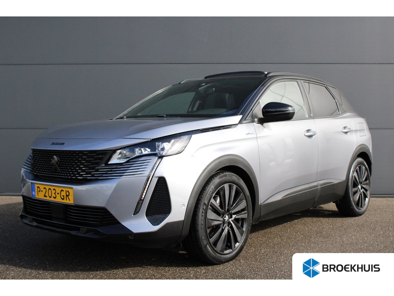 Peugeot 3008 - 1.6 HYbrid 225 GT | Panorama/schuifdak | Focal | Black Pack | Navigatie | Camera | 1e Eige - AutoWereld.nl