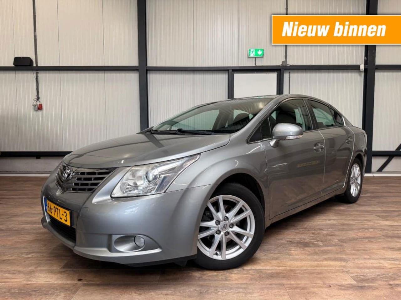 Toyota Avensis - 1.8 VVTi Business 1.8 VVTi Business - AutoWereld.nl