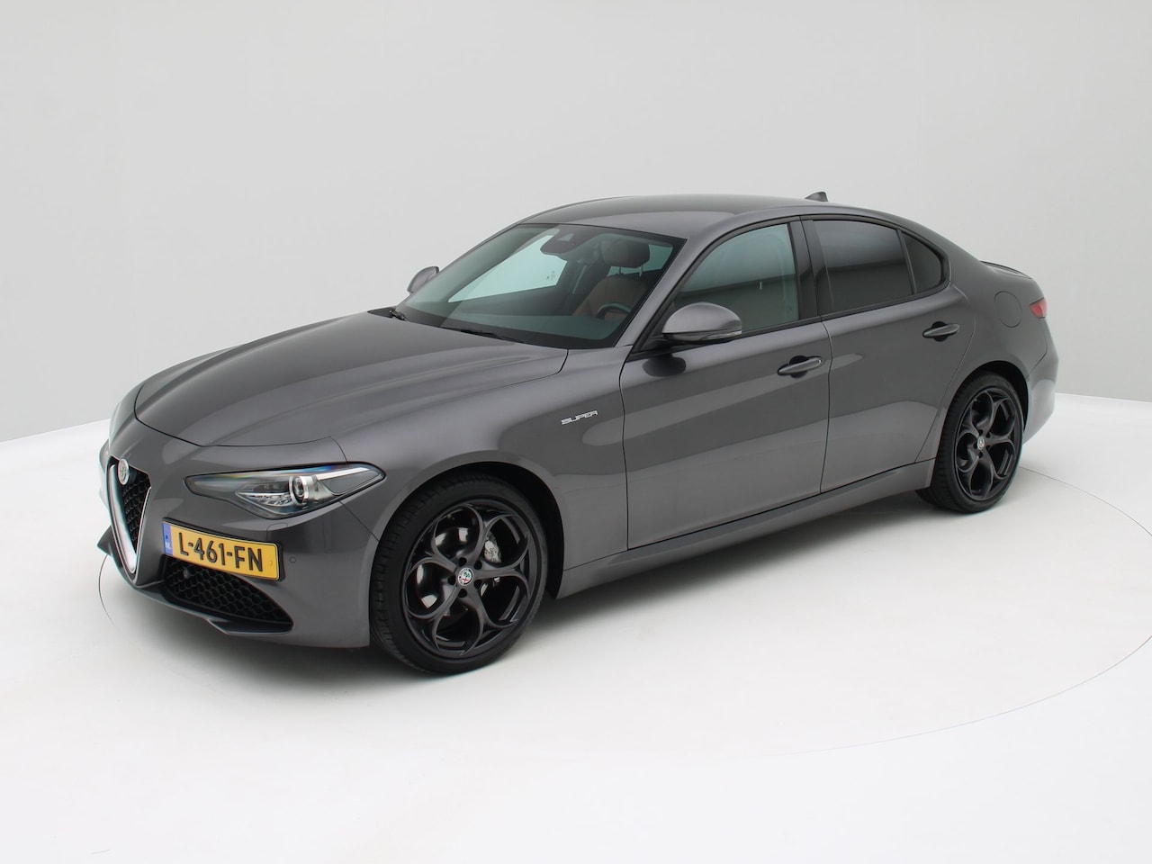 Alfa Romeo Giulia - 2.0T Super 200pk Leder / Navi / Trekhaak / Origneel NL / 19'' - AutoWereld.nl
