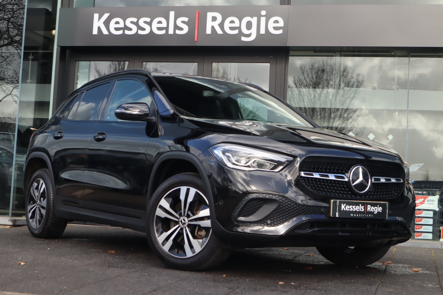Mercedes-Benz GLA-Klasse - 250 e Progressive Night Ambient El.Haak Leder CarPlay Stoelverwarming Sensoren - AutoWereld.nl
