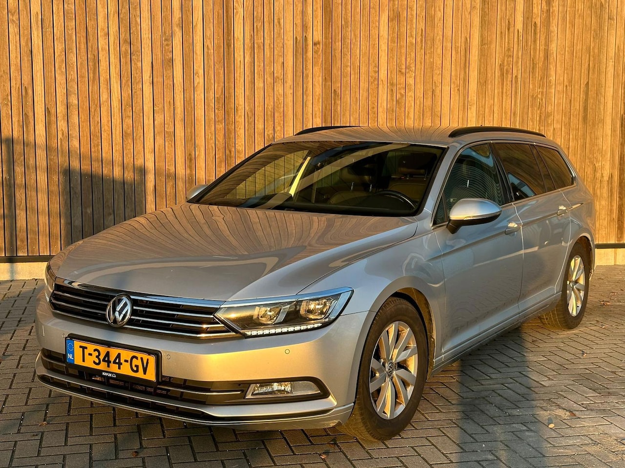 Volkswagen Passat Variant - 1.6 TDI Highline Business R 1.6 TDI Highline Business R - AutoWereld.nl