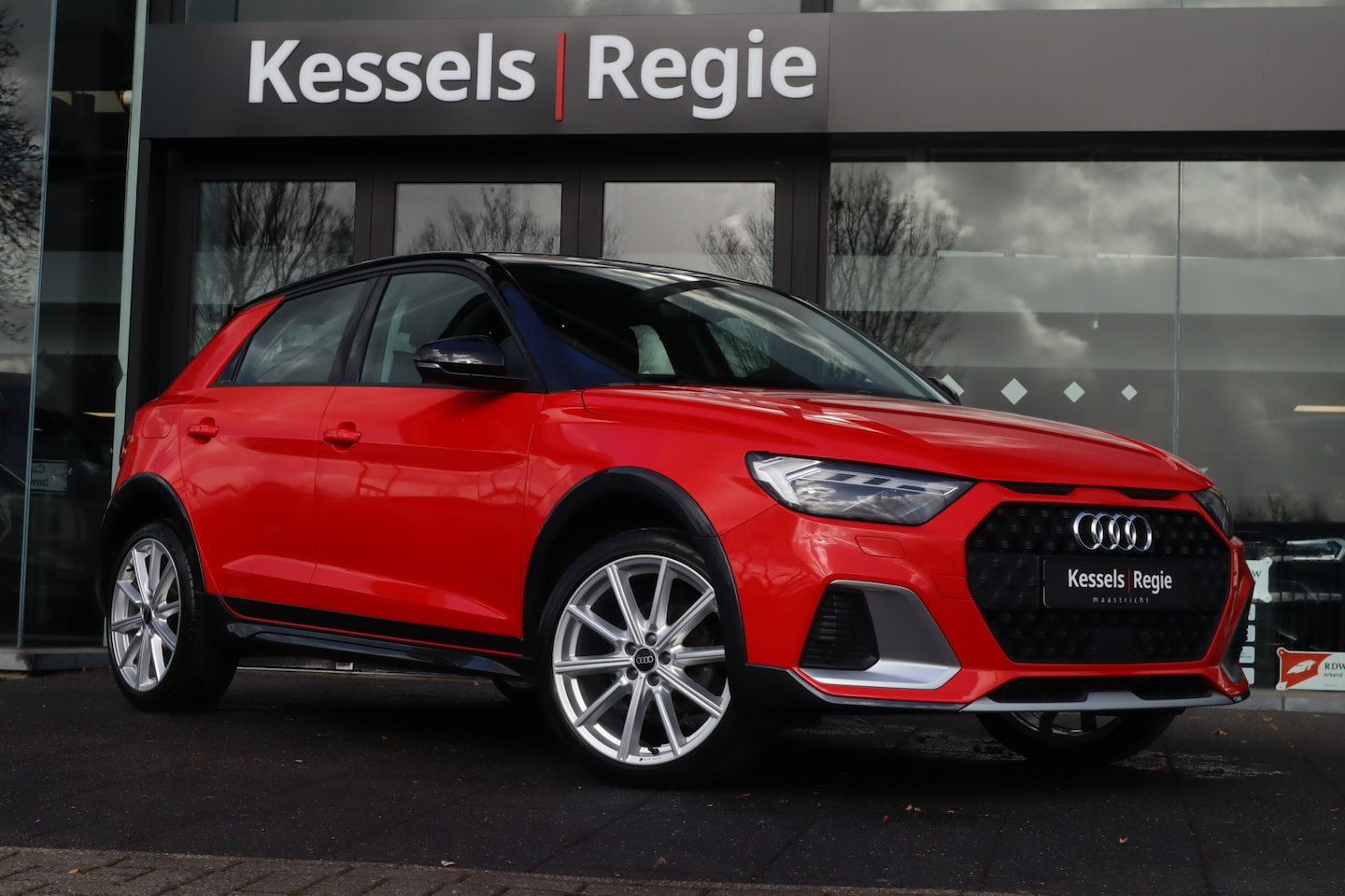 Audi A1 citycarver - 30 TFSI Epic Stoelverwarming Keyless 18” LED CarPlay Sensoren Navi - AutoWereld.nl