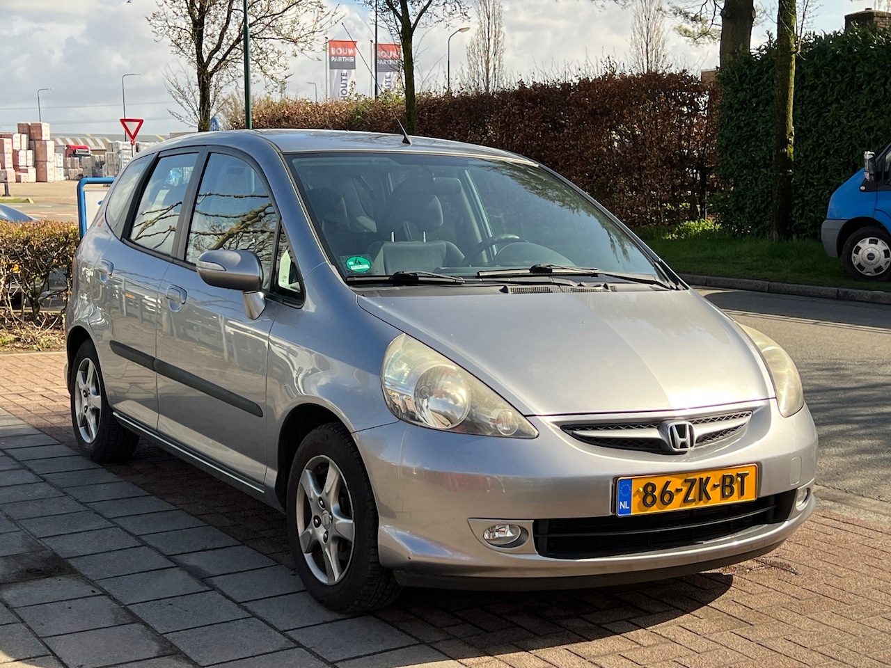 Honda Jazz - 1.4 LS *Airco-Clima| APK 02-2027! - AutoWereld.nl