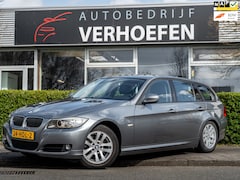 BMW 3-serie Touring - 318i Business Line - CLIMATE / CRUISE - TREKHAAK - XENON - LEDER - MULTISTUUR - SPRAAKBEDI