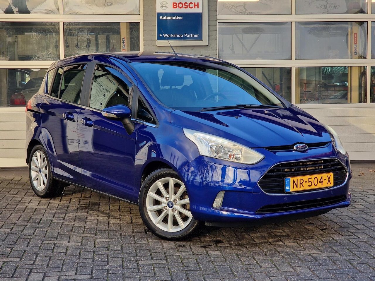 Ford B-Max - 1.0 EcoBoost Titanium|Clima|Trekhaak|Cruise-control|Camera|Schuifdeuren| - AutoWereld.nl