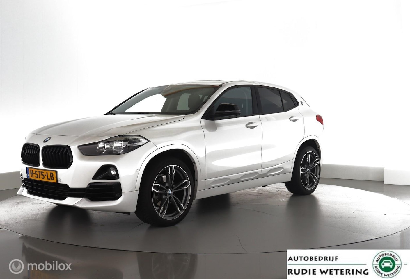 BMW X2 - 1.8i 140PK sDrive Automaat Lefhebber Edition pano|trekhaak|led|nav|ecc|parkassist|lmv19 - AutoWereld.nl