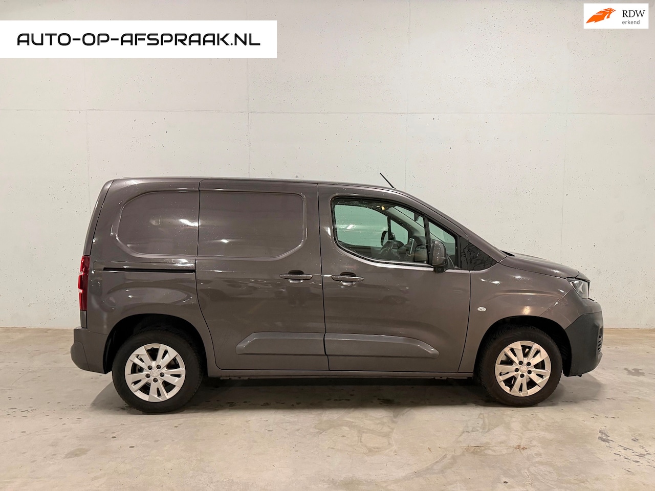 Peugeot Partner - 1.5 BlueHDI Asphalt Navi Airco Cruise Camera Apple Car Play - AutoWereld.nl