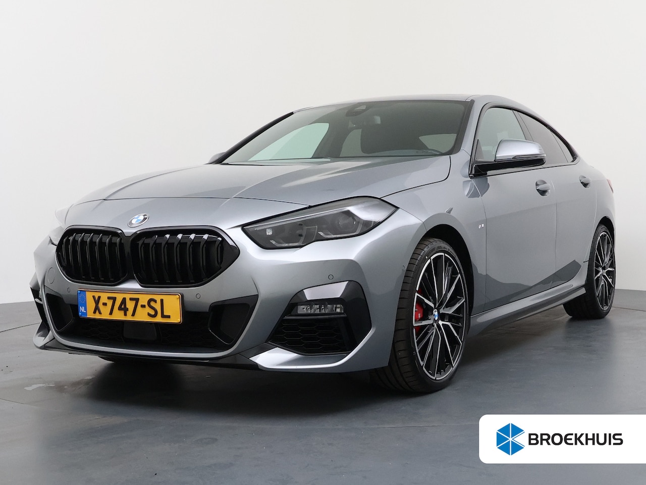 BMW 2-serie Gran Coupé - 220i | Achteruitrijcamera | Dodehoek detectie | Draadloze telefoonlader - AutoWereld.nl