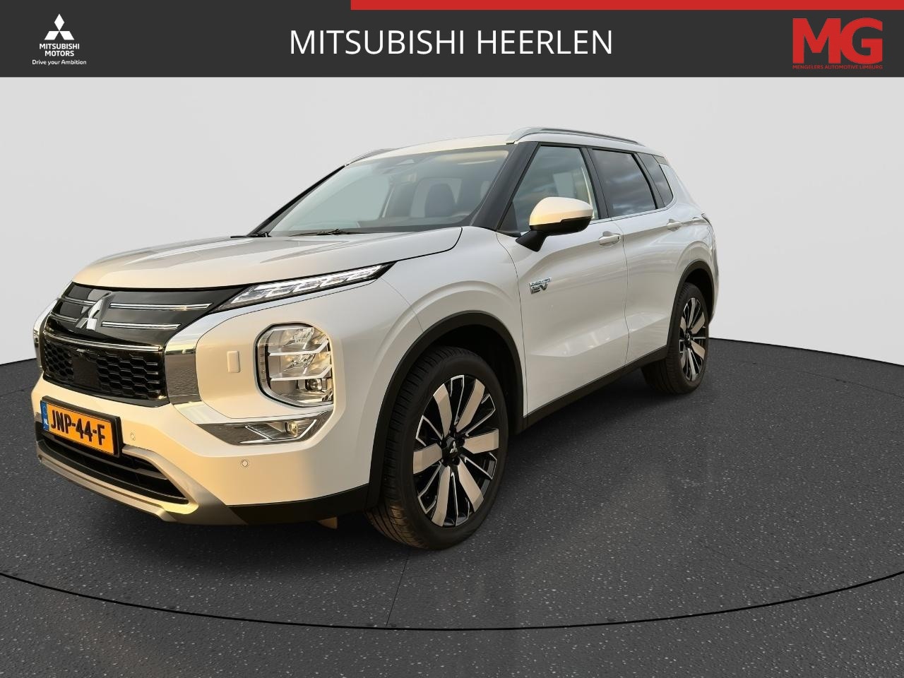 Mitsubishi Outlander - 2.4 PHEV First Edition | Rijklaar | Demo | All Season Banden | - AutoWereld.nl