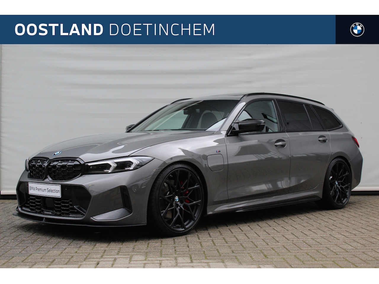 BMW 3-serie Touring - 330e / Panoramadak / M Sportstoelen / M Adaptief onderstel / Adaptieve LED / Parking Assis - AutoWereld.nl