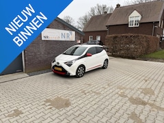 Toyota Aygo - 1.0 VVT-i x-clusiv Lederen bekleding, camera, APK