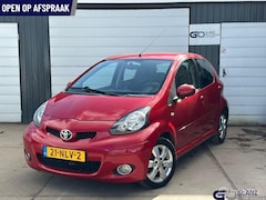 Toyota Aygo - 1.0-12V Dynamic Navigator Luxe uitvoering