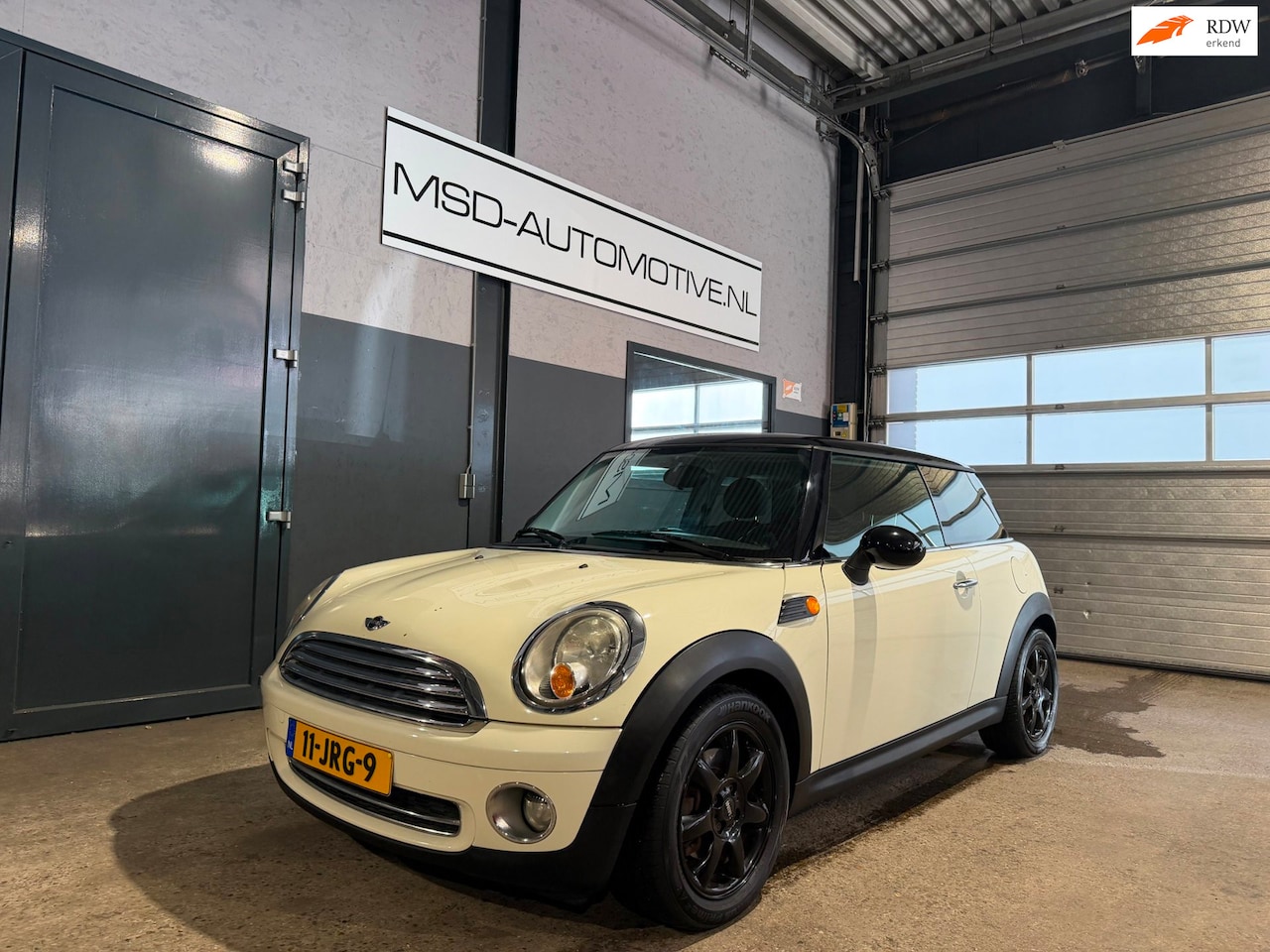 MINI Cooper - Mini 1.6 Business Line Sportvelgen Airco NAP - AutoWereld.nl