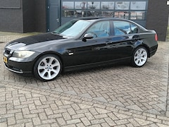 BMW 3-serie - 318i High Executive
