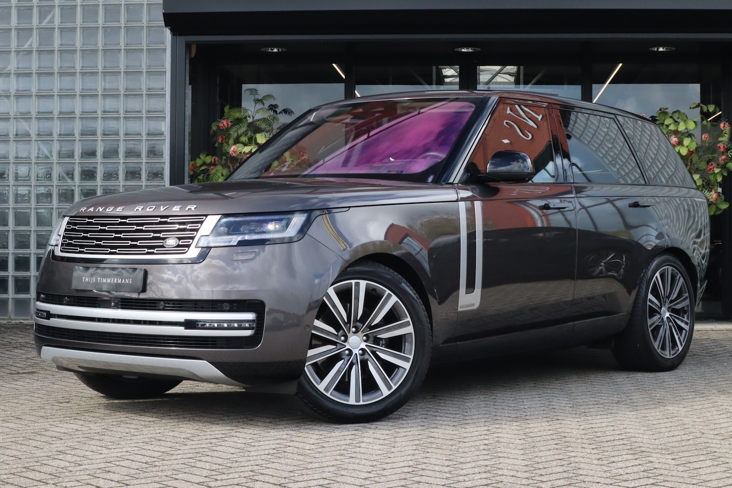 Land Rover Range Rover - D350 Autobiography | Meridian Signature Audio, Achterasbesturing, Massage, Trekhaak, Pano, - AutoWereld.nl