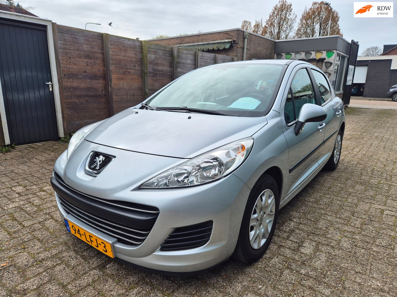 Peugeot 207 - 1.4 VTi X-Line 1.4 VTi X-Line, 100.000 km NAP - AutoWereld.nl