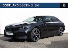 BMW 5-serie - 530e M Sport Automaat / Panoramadak / Trekhaak / M Multifunctionele Stoelen / Bowers & Wil