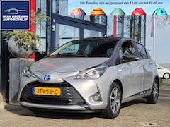 Toyota Yaris - 1.5 Hybrid | Navigatie | Lederen bekleding | Schuif/kanteldak | Climate Control | Licht me
