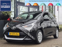 Toyota Aygo X - 1.0 VVT-i x-play | Navigatie via Smartphone | Apple Carplay | Airconditioning | Parkeercam