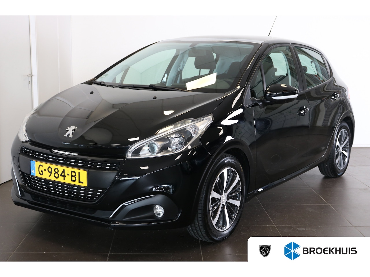 Peugeot 208 - 1.2 PureTech Blue Lion Airco | Stoelverwaming | Panoramadak | Achterbank in delen neerklap - AutoWereld.nl