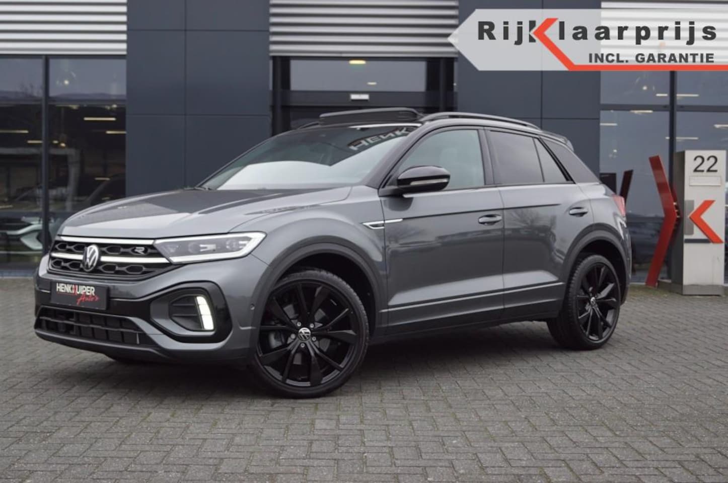 Volkswagen T-Roc - 1.5 TSI DSG R-Line /Panodak/19 Inch LM /Camera / IQ Matrix LED - AutoWereld.nl