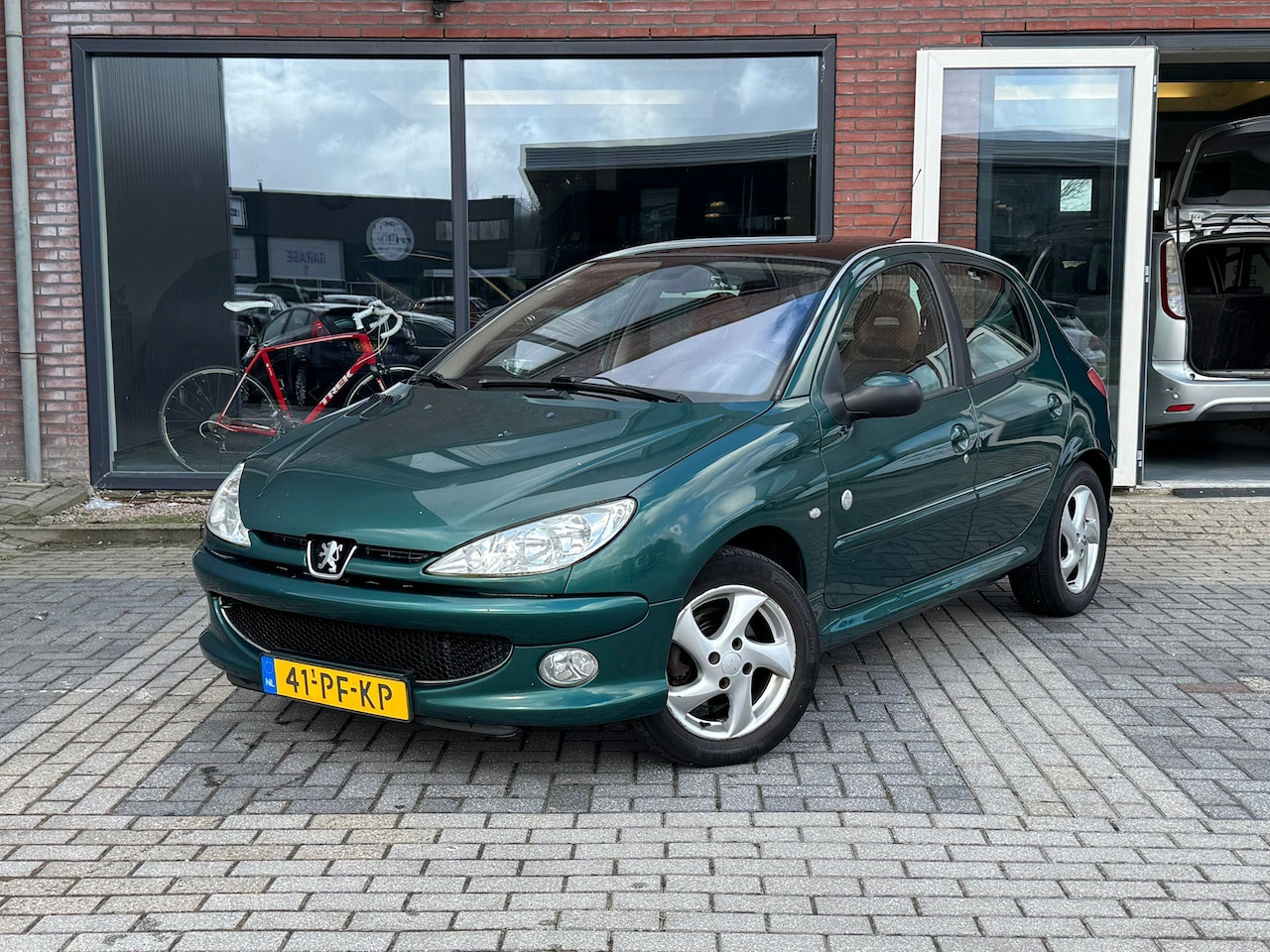 Peugeot 206 - 1.6-16V Roland Garros | Autm | Pano | Leer | Clima | - AutoWereld.nl