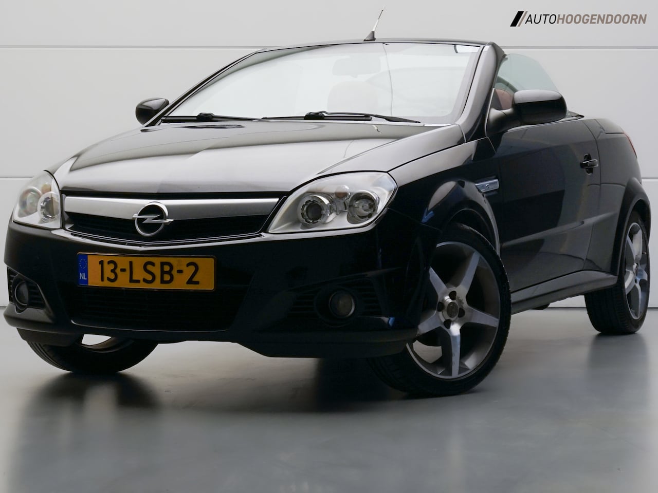 Opel Tigra TwinTop - 1.4-16V Rhythm Sport (APPLE CARPLAY,ACHTERUITRIJCAMERA,STOELVERWARMING,PARKEERSENSOREN,LM- - AutoWereld.nl
