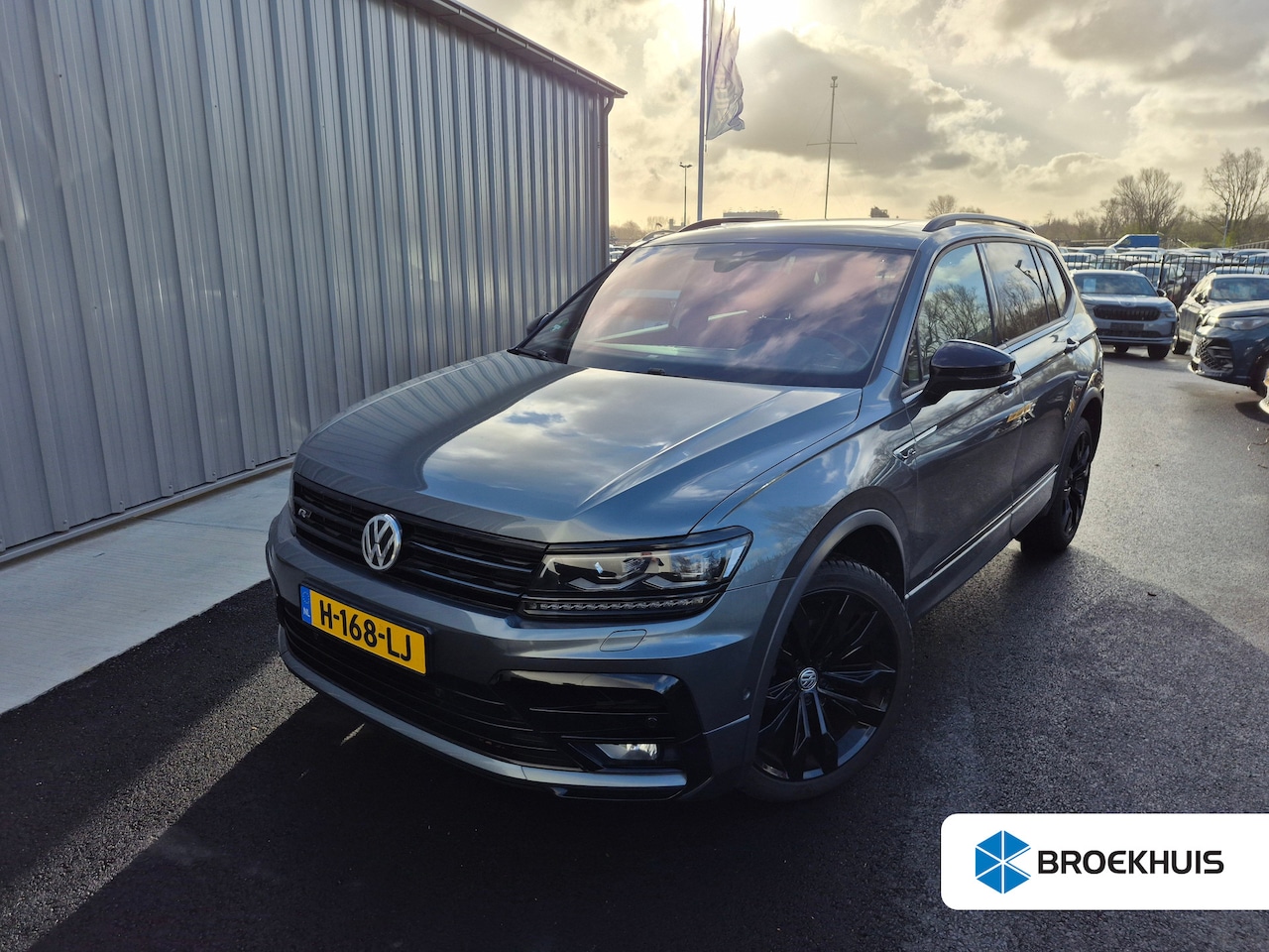 Volkswagen Tiguan Allspace - 1.5 TSI Highline Business R 150Pk DSG/AUTO | Glazen panorama-dak | Trekhaak electrisch | N - AutoWereld.nl
