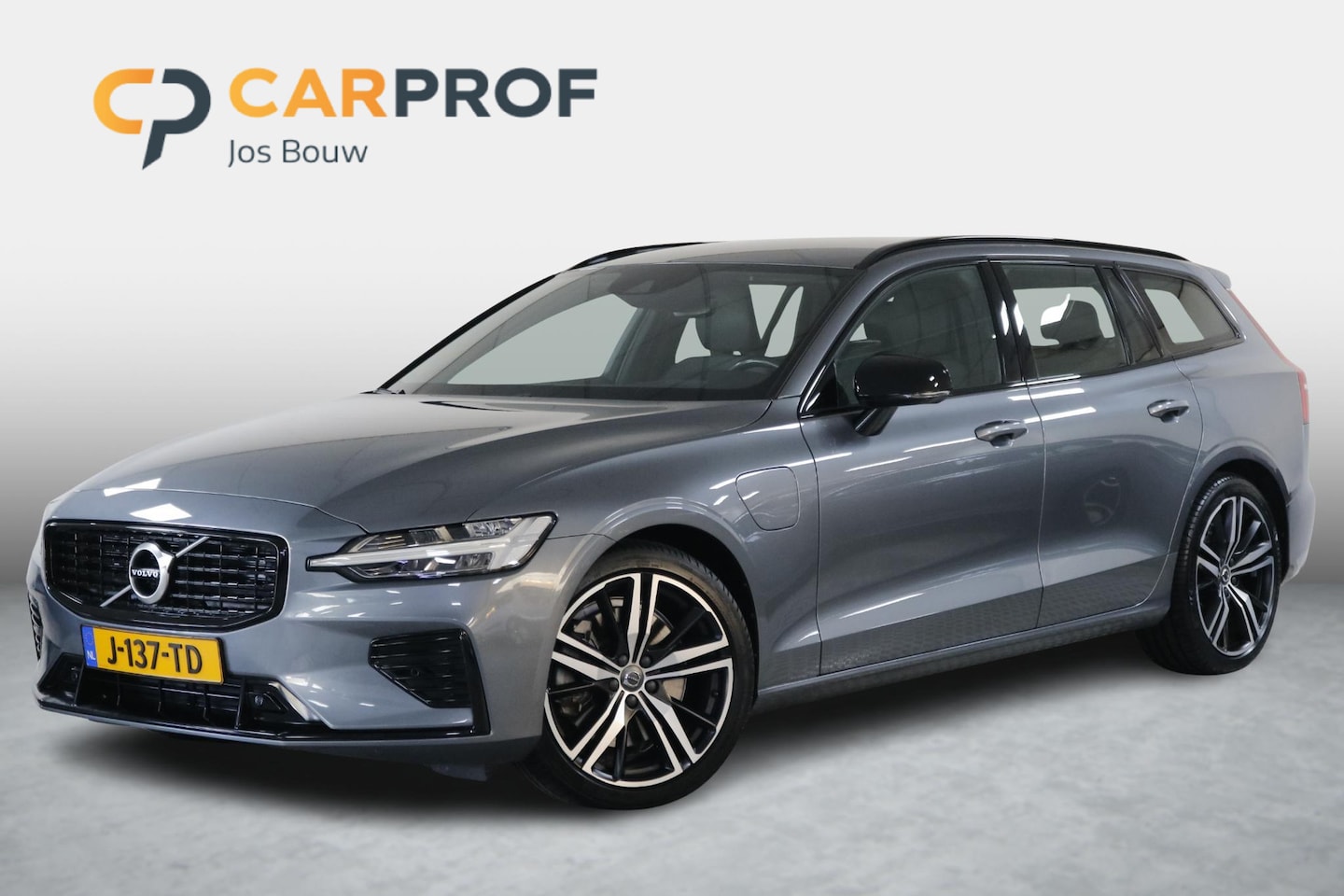 Volvo V60 - 2.0 T8 Recharge AWD R-Design Climate | Leder | Camera | Carplay | LED | Adaptive Cruise Co - AutoWereld.nl