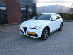 Alfa Romeo Stelvio - 2.0 T AWD Super Leder-Navi-Memory-Carplay-Afn. Trekhaak. 16.000 KM