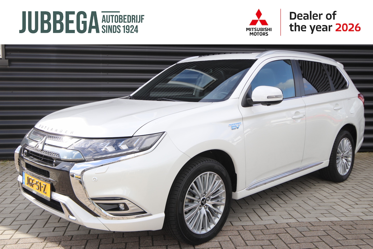 Mitsubishi Outlander - 2.4 PHEV Instyle Afn. Trekhaak, Opendak, Adaptive Cruise, Leder, Dealer O.H. - AutoWereld.nl
