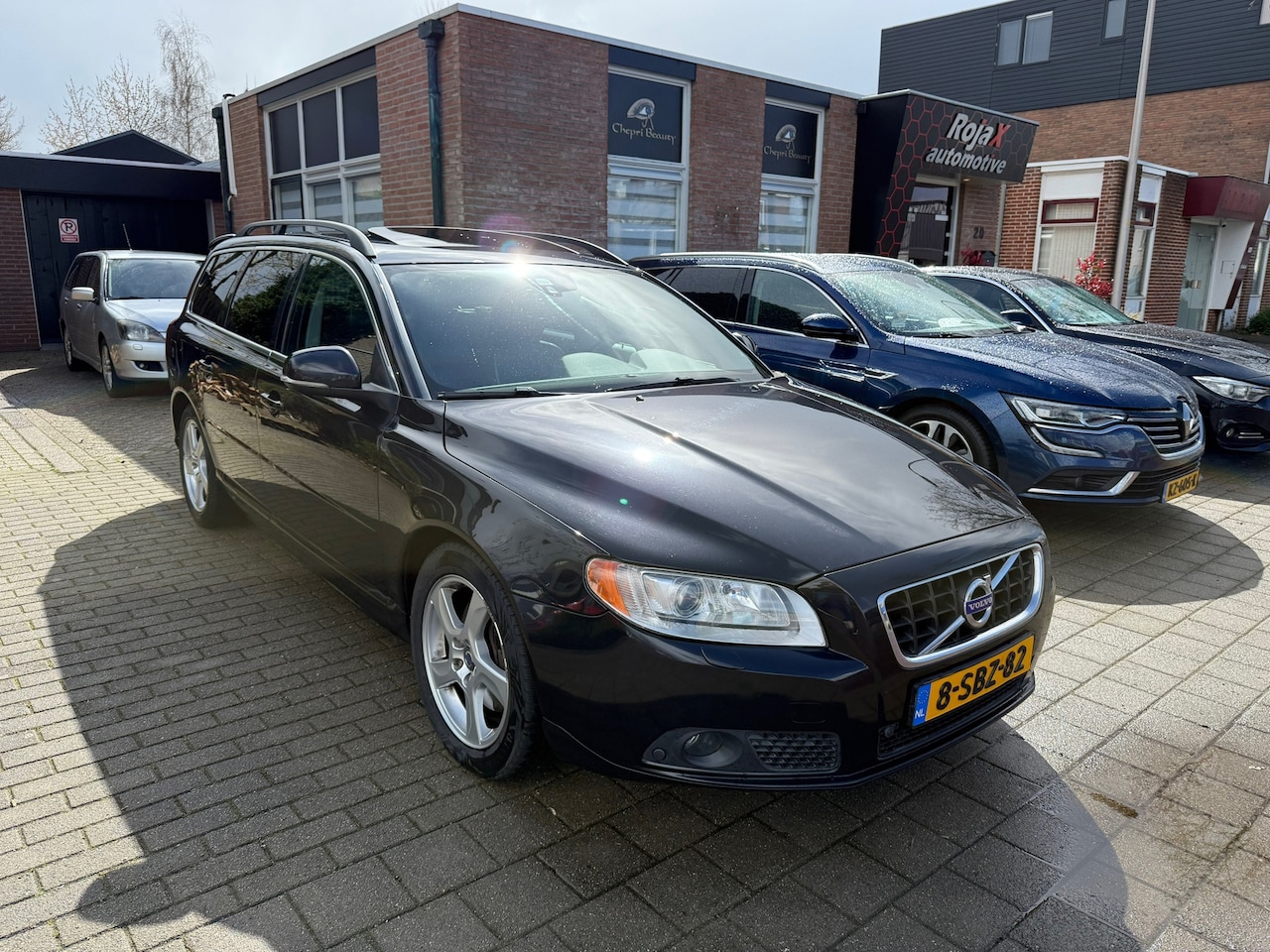Volvo V70 - 2.0 D4 Summum LEDER - SCHUIFDAK - XENON - NAVI. - AutoWereld.nl