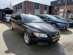 Volvo V70 - 2.0 D4 Summum LEDER - SCHUIFDAK - XENON - NAVI