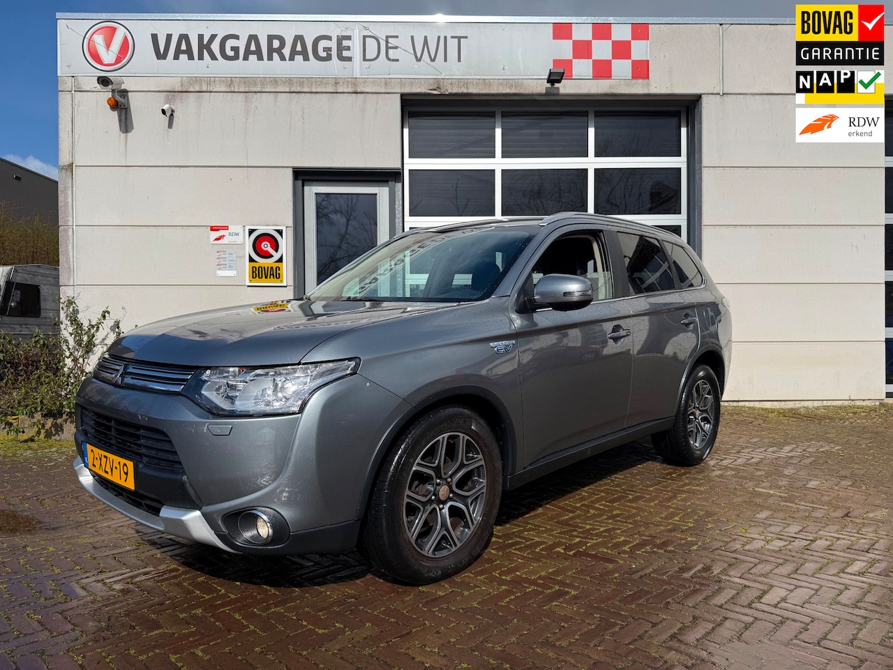 Mitsubishi Outlander - 2.0 PHEV Executive Edition X-Line 2.0 PHEV Executive Edition X-Line - AutoWereld.nl