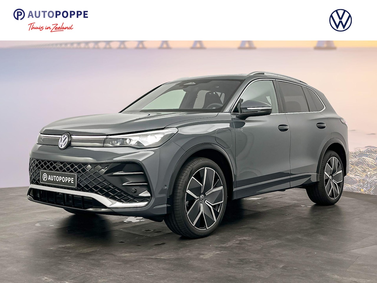 Volkswagen Tiguan - R-Line-Edition Plug in Hybride 204 pk - AutoWereld.nl