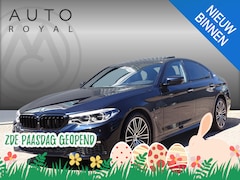 BMW 5-serie - 530e iPerformance High Executive M-PAKKET | DODEHOEK DETECTIE | NAVIAGTIE | RIJSTROOK HERK