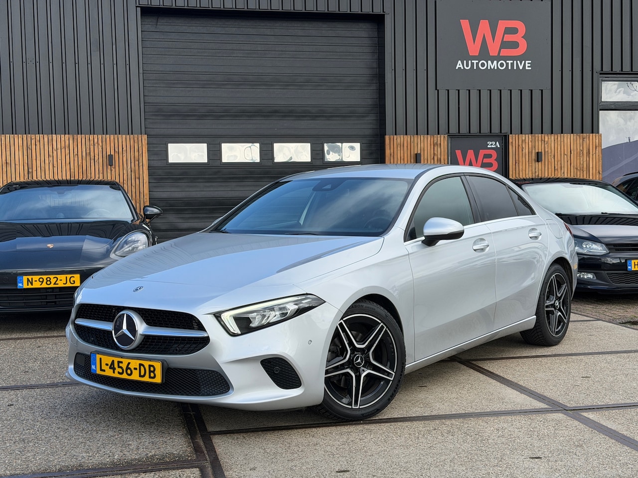 Mercedes-Benz A-klasse - 200 Premium Plus Cruise Clima Camera Burmester 18'' AMG met zgan all season. - AutoWereld.nl