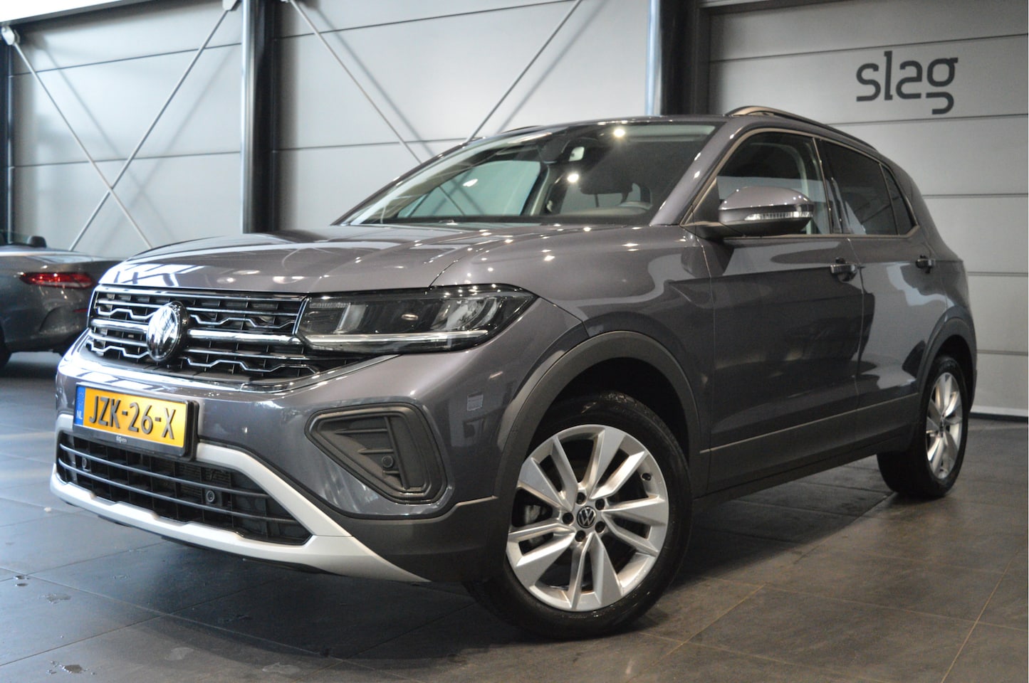 Volkswagen T-Cross - 1.5 TSI LIFE carplay cruise camera led pdc 17 inch 150 pk !! - AutoWereld.nl