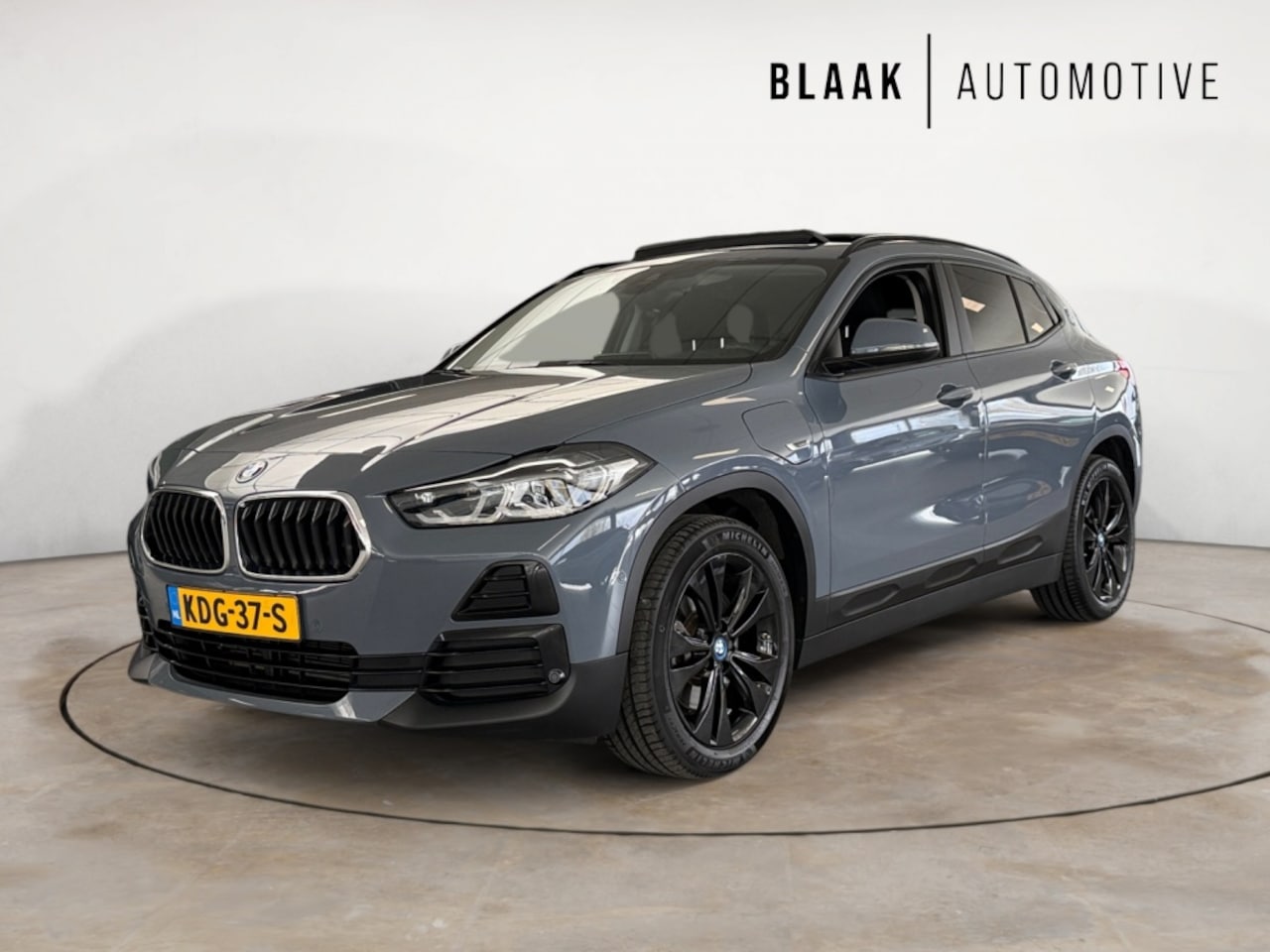 BMW X2 - xDrive25e High Executive | pano | head-up | elektr.stoelen - AutoWereld.nl