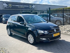 Volkswagen Polo - 1.2 Luxe LIFE uitvoering Stoelverwarming / Cruise / Pdc / Climatronic