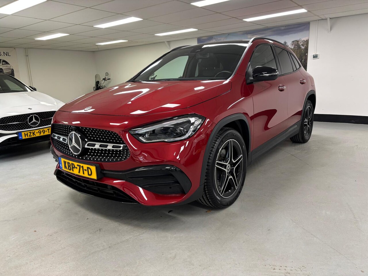 Mercedes-Benz GLA-Klasse - 250 e AMG Line Panorama Keyless Go Camera Led Sfeerverlichting - AutoWereld.nl