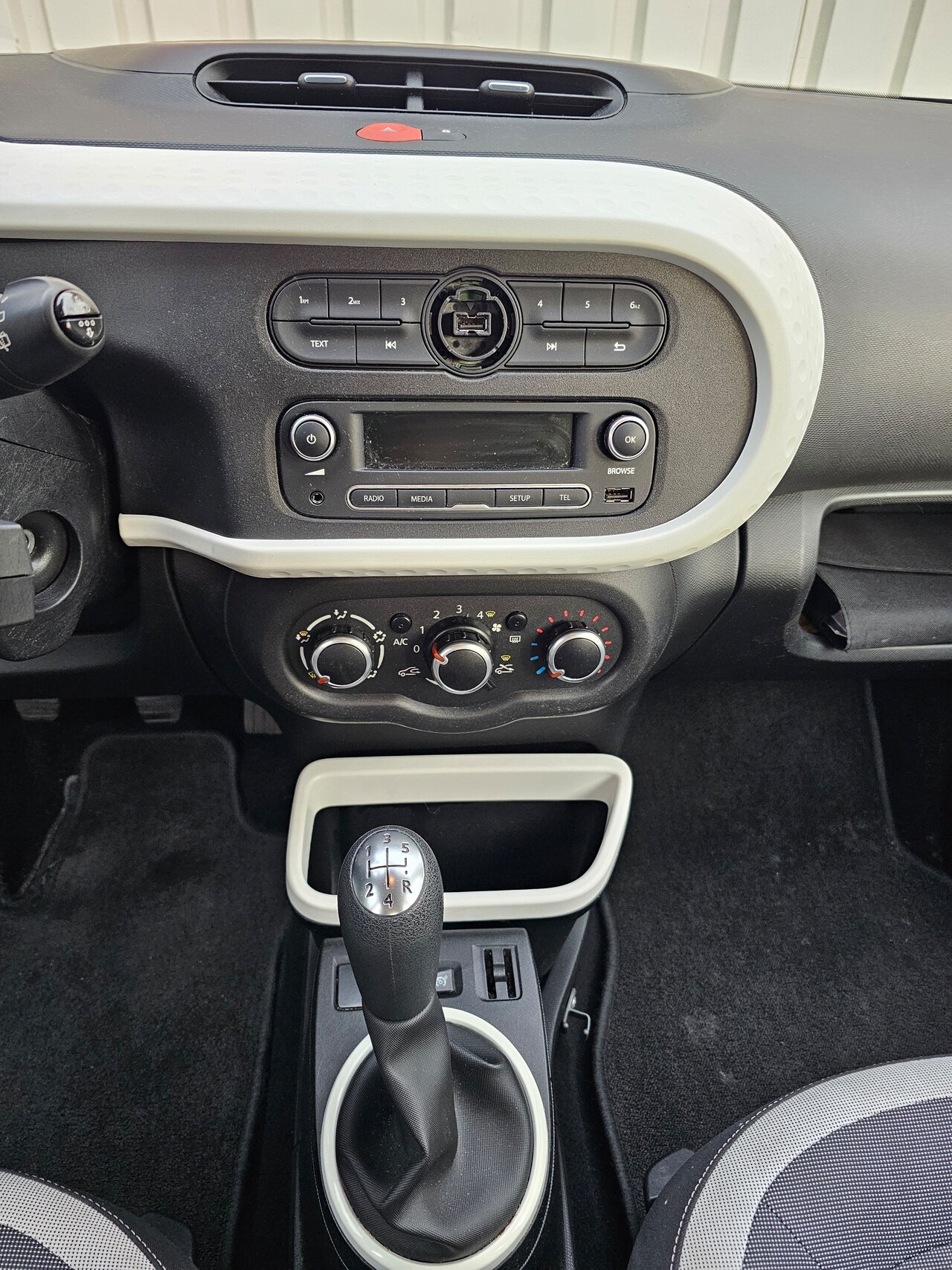 Renault Twingo - 1.0 SCe Expression 5-drs! APK! Airco! NAP!