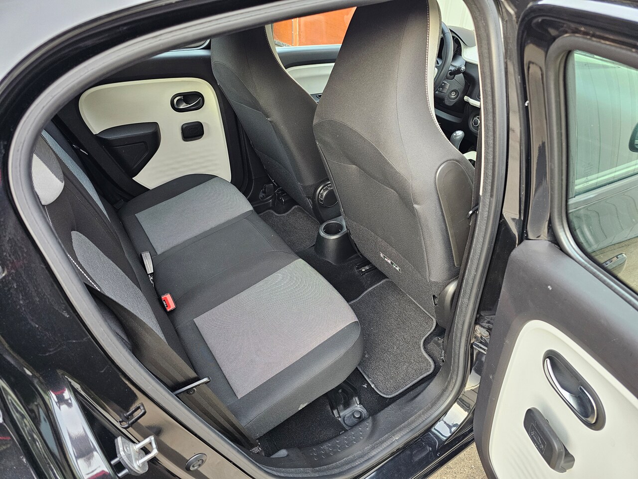 Renault Twingo - 1.0 SCe Expression 5-drs! APK! Airco! NAP!