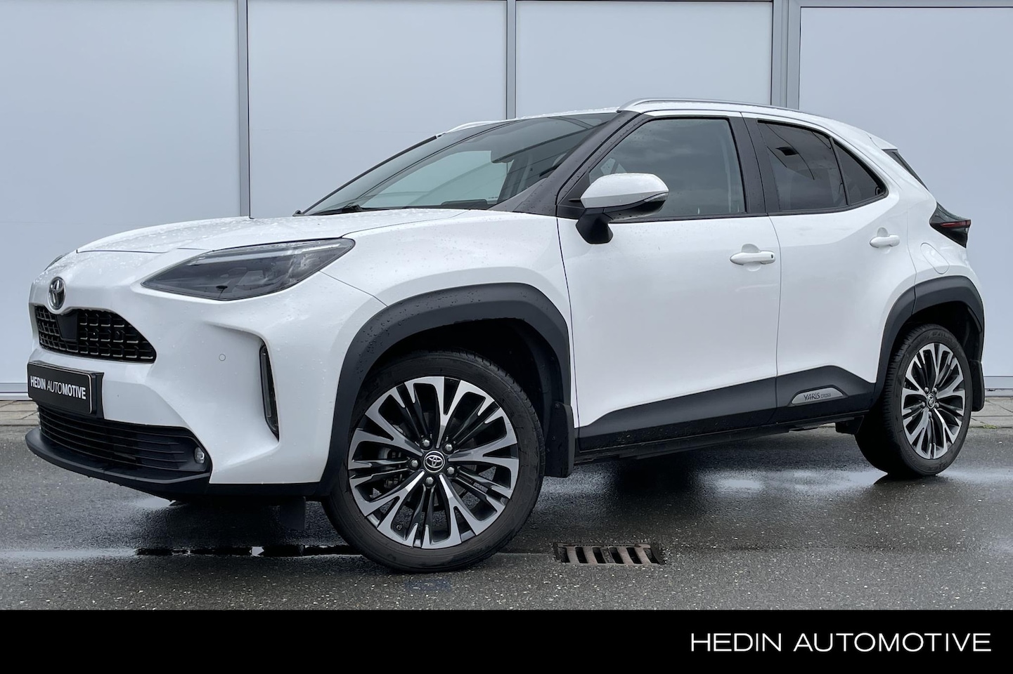 Toyota Yaris Cross - 1.5 Hybrid Executive | Elek. achterklep | LED verlichting | 18" LMV | Camera | Parkeersens - AutoWereld.nl