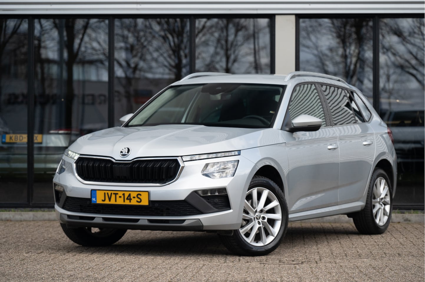 Skoda Kamiq - 1.0 TSI Top Selection DSG | 5j. / 100.000km garantie | Navi by App | 17" | Camera | Stoel- - AutoWereld.nl