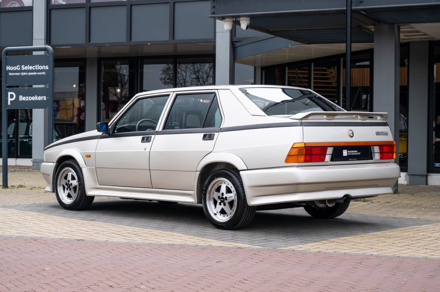 alfa-romeo-75-1-8-turbo-zender.jpg