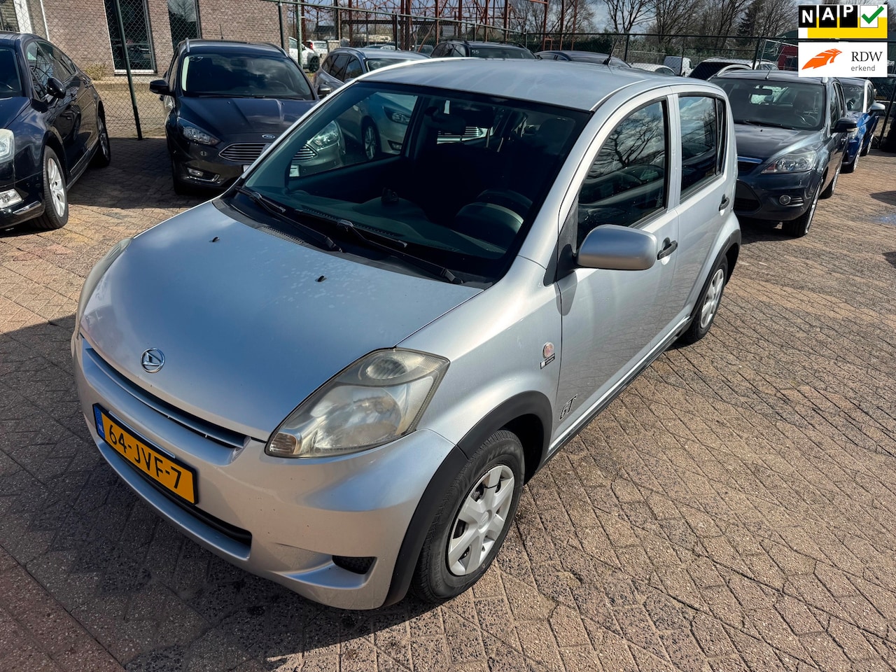Daihatsu Sirion 2 - 1.0-12V GT-LINE NIEUWE APK NAP EL RAMEN - AutoWereld.nl