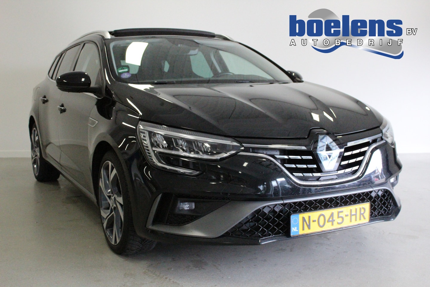 Renault Mégane E-Tech - Estate 1.6 Plug-In Hybrid 160 R.S. Line | PANO-DAK | CAMERA | AFN-TRHAAK | LED | STOEL-VER - AutoWereld.nl
