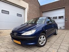 Peugeot 206 - 1.4 Gentry