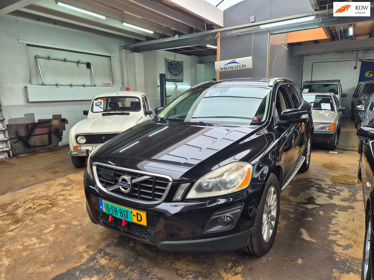 Volvo XC60 - 2.4D R-Design, 6 handbak, full option - AutoWereld.nl